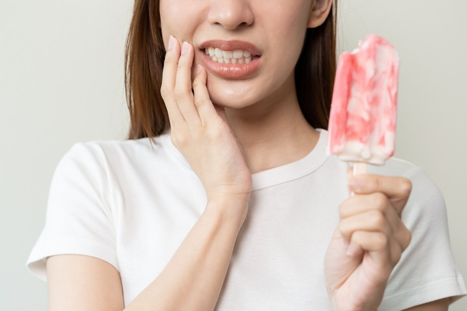 Что делать, если сильно болят зубы: убираем неприятные ощущения
